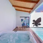 Gamboas Place Alojamento de Acomodação e Pequeno-almoço 3*