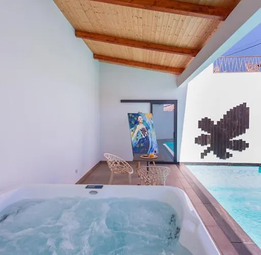 Gamboas Place Bed & Breakfast 3*