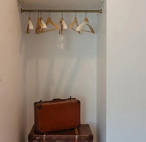 Gamboas Place Bed & Breakfast Olhalvo