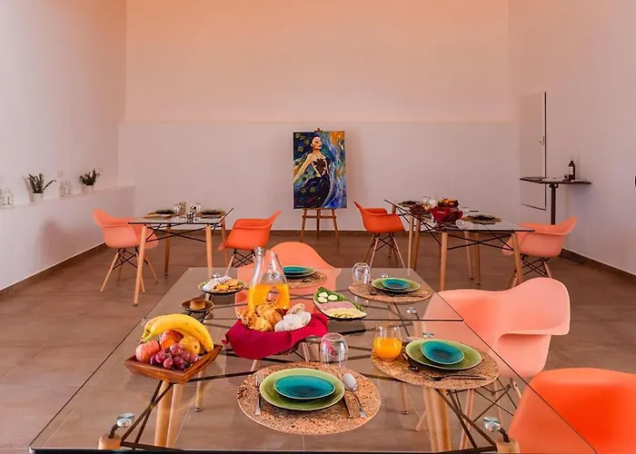 לינה וארוחת בוקר Gamboas Place